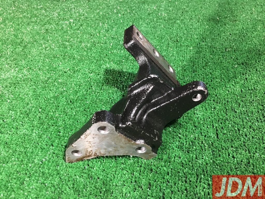 ENGINE MOUNTING BRACKET, RH JDM of Miami