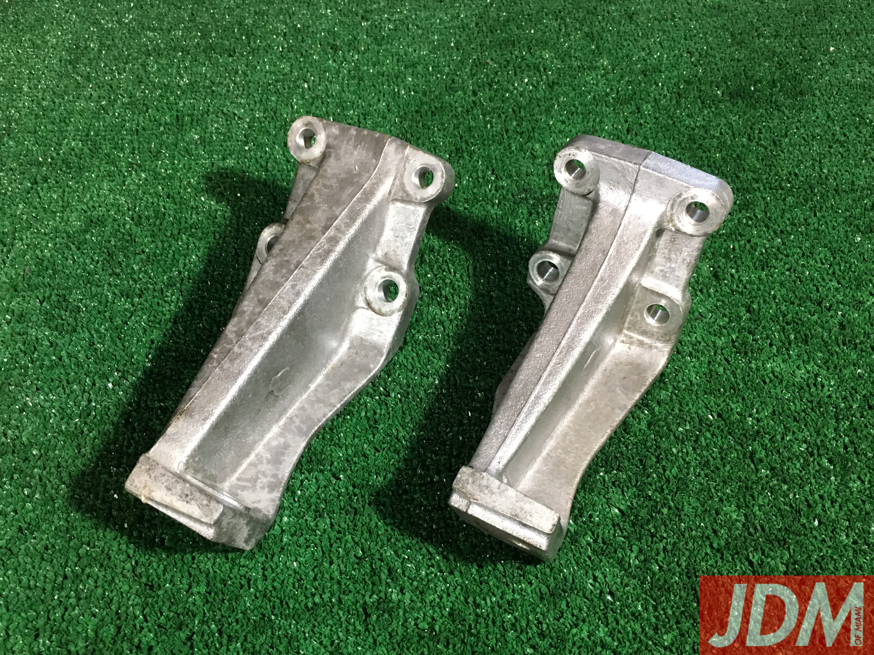 thumbnail image 2 of Genuine Toyota OEM Upper Engine Mount Bracket – Part #123130V110, Fits Multiple Models 2 of 4