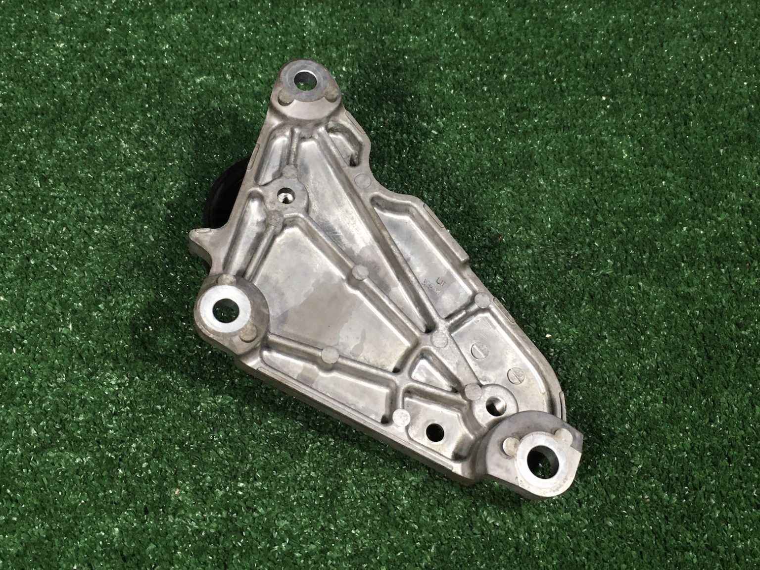 IDLER PULLEY + BRACKET JDM of Miami